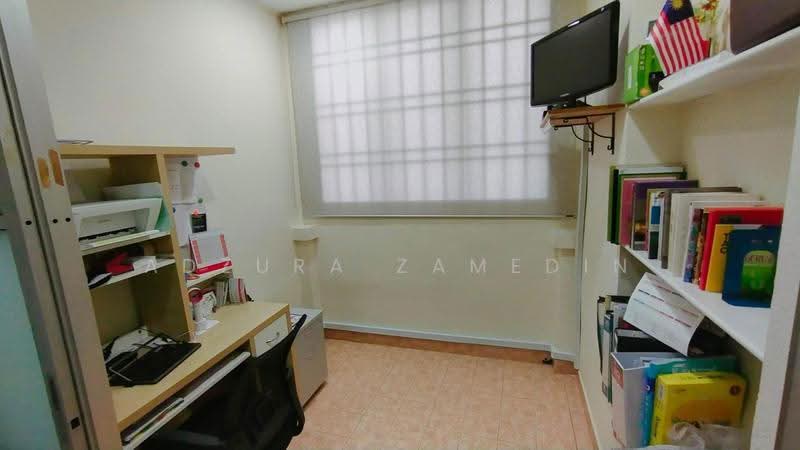 Rumah Teres 2-Tingkat untuk Dijual di Bukit Jelutong (Shah Alam) - Adzura Zamedin - Study - PropertyGuru.com.my