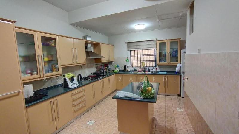 Rumah Teres 2-Tingkat untuk Dijual di Bukit Jelutong (Shah Alam) - Adzura Zamedin - Kitchen - PropertyGuru.com.my