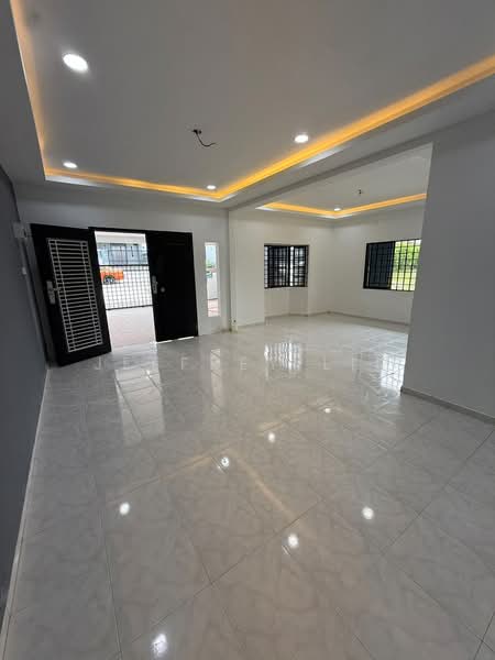 1-storey Terraced House for Sale in Kulai Besar (Kulai) - Jeffrey Lim - Living Room - PropertyGuru.com.my