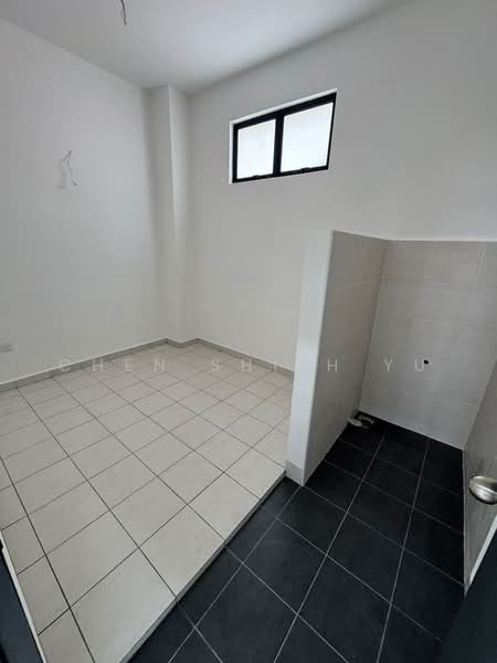 Factory for Rent in Eco Business Park 1 (Johor Bahru) - Chen Shieh Yu - Interior - PropertyGuru.com.my