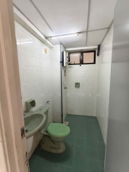 Pangsapuri untuk Dijual di Anjung Hijau (Greenfields) - Edmond Yew - Bathroom - PropertyGuru.com.my