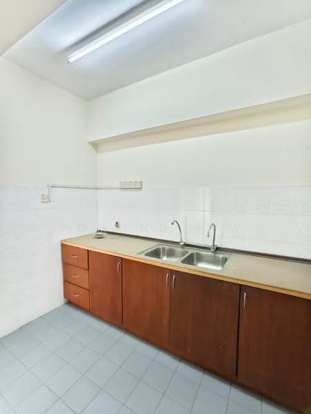 Pangsapuri untuk Dijual di Anjung Hijau (Greenfields) - Edmond Yew - Kitchen - PropertyGuru.com.my