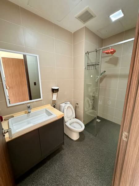 Kediaman Servis untuk Dijual di Green Haven - Daniel Yong - Bathroom - PropertyGuru.com.my