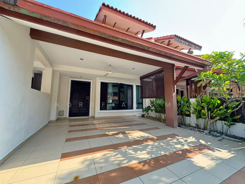 2-storey Terraced House for Sale in Alam Sari (Bangi) - Norafian SMH - Exterior - PropertyGuru.com.my