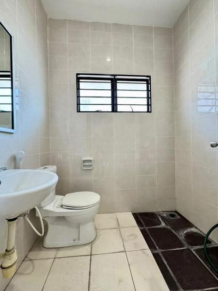 2-storey Terraced House for Sale in Alam Sari (Bangi) - Norafian SMH - Bathroom - PropertyGuru.com.my