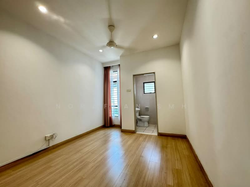 2-storey Terraced House for Sale in Alam Sari (Bangi) - Norafian SMH - Bathroom - PropertyGuru.com.my