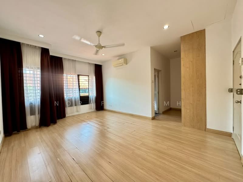 2-storey Terraced House for Sale in Alam Sari (Bangi) - Norafian SMH - Living Room - PropertyGuru.com.my