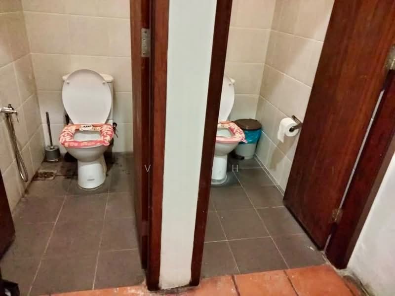 Shop / Office untuk Disewa di George Town (Penang) - V. Goh - Bathroom - PropertyGuru.com.my