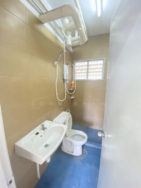 Apartment for Sale at Akasia Apartment - John Khaw - Bathroom - PropertyGuru.com.my