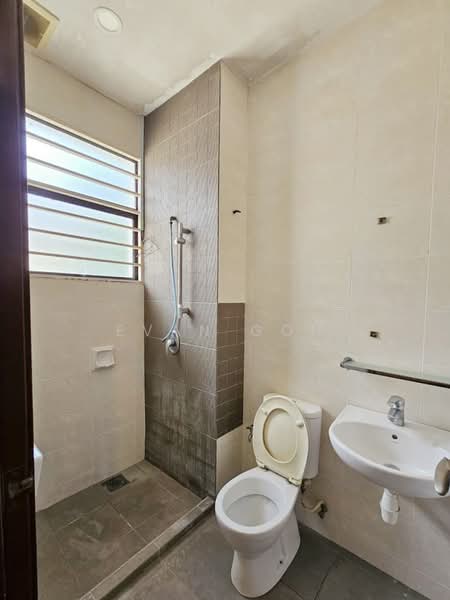 Rumah Teres untuk Dijual di Bandar Puteri Puchong (Puchong) - Evan Goh - Bathroom - PropertyGuru.com.my