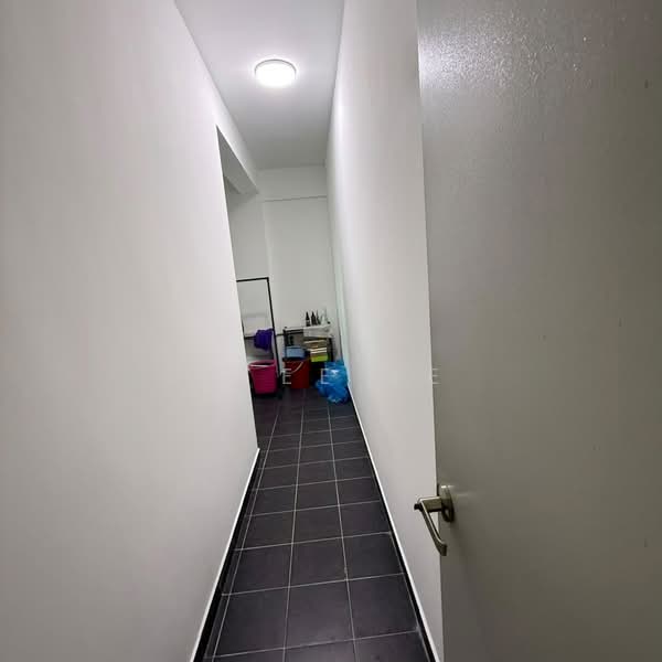 Kondominium untuk Disewa di Straits Garden Condominium - A Ee Ee - Corridor - PropertyGuru.com.my