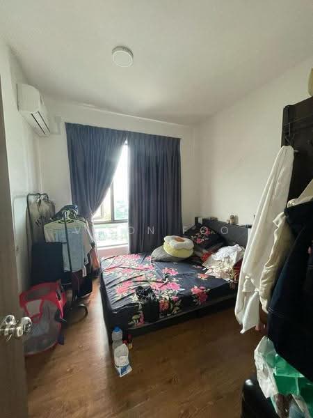 Kediaman Servis untuk Dijual di Country Garden Central Park - Vison Foo - Bedroom - PropertyGuru.com.my