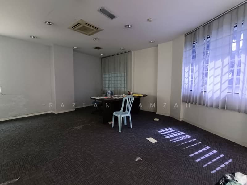 Shop / Office for Rent in Bandar Baru Sungai Buloh (Sungai Buloh) - Razlan Hamzah - Interior - PropertyGuru.com.my