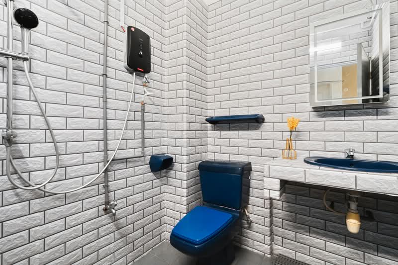 Rumah Teres 2-Tingkat untuk Disewa di Happy Garden (Kuchai Lama) - Shermaine Chan - Bathroom - PropertyGuru.com.my