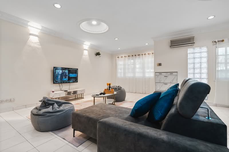 Rumah Teres 2-Tingkat untuk Disewa di Happy Garden (Kuchai Lama) - Shermaine Chan - Living Room - PropertyGuru.com.my