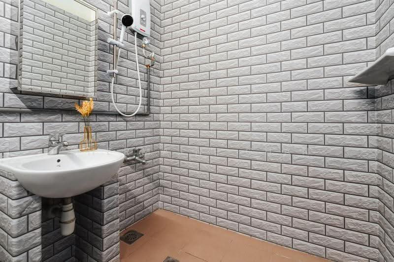 Rumah Teres 2-Tingkat untuk Disewa di Happy Garden (Kuchai Lama) - Shermaine Chan - Bathroom - PropertyGuru.com.my
