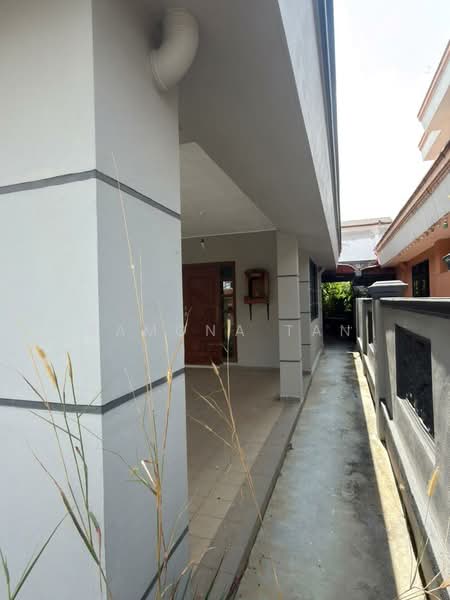 Rumah Berkembar untuk Dijual di Ayer Keroh (Melaka) - Ramona Tan - Exterior - PropertyGuru.com.my