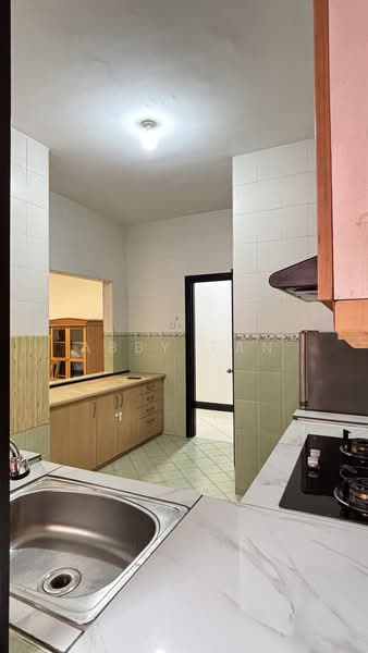 Condominium for Rent at Marina Court Resort Condominium - Abby Tan - Kitchen - PropertyGuru.com.my