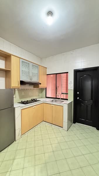 Condominium for Rent at Marina Court Resort Condominium - Abby Tan - Kitchen - PropertyGuru.com.my
