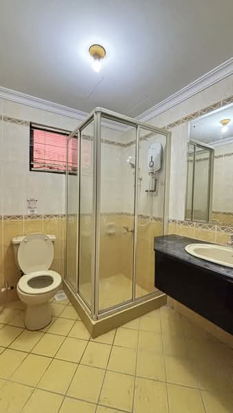 Condominium for Rent at Marina Court Resort Condominium - Abby Tan - Bathroom - PropertyGuru.com.my