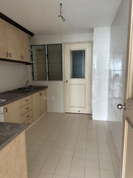 Kondominium untuk Dijual di Ocean Palms Condominium - NS Han - Kitchen - PropertyGuru.com.my