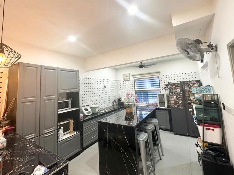 Rumah Teres 2-Tingkat untuk Dijual di Saujana Rawang (Rawang) - Evelyn Khoo - Kitchen - PropertyGuru.com.my
