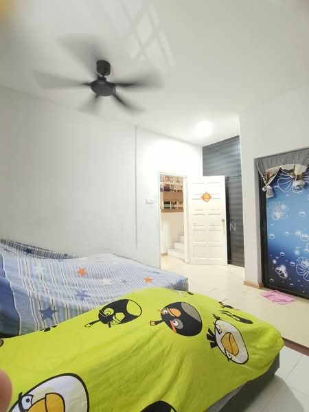 Rumah Berkembar untuk Dijual di Taman Rinting (Masai) - Jaslyn Tan - Bedroom - PropertyGuru.com.my