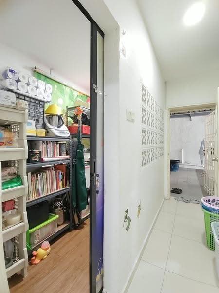 Rumah Berkembar untuk Dijual di Taman Rinting (Masai) - Jaslyn Tan - Corridor - PropertyGuru.com.my