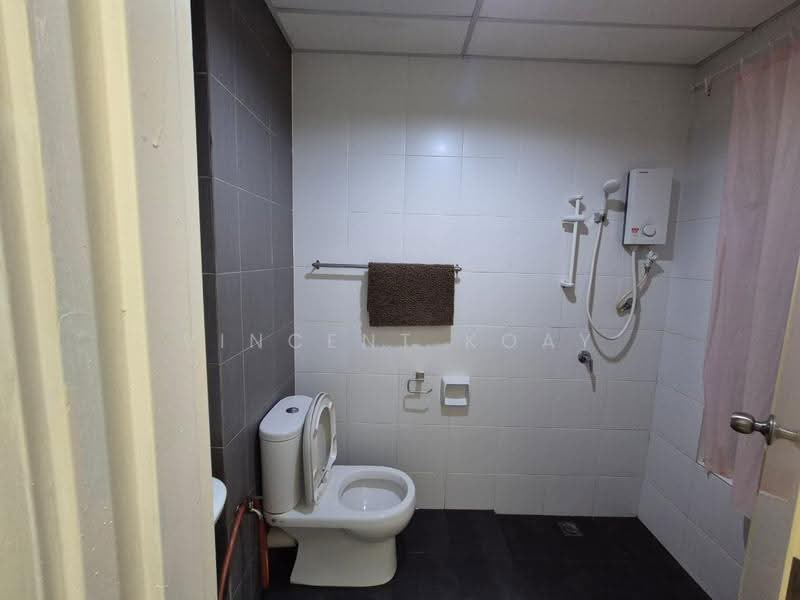 Condominium for Rent at SummerSkye Residences - Vincent Koay - Bathroom - PropertyGuru.com.my