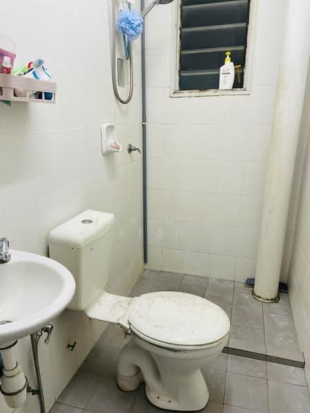 Apartment for Rent at Kemuning Aman - Mak Hon Kean - Bathroom - PropertyGuru.com.my