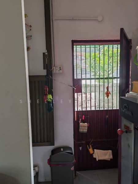 Shop / Office untuk Disewa di George Town (Penang) - Shelley Voon - Entrance - PropertyGuru.com.my