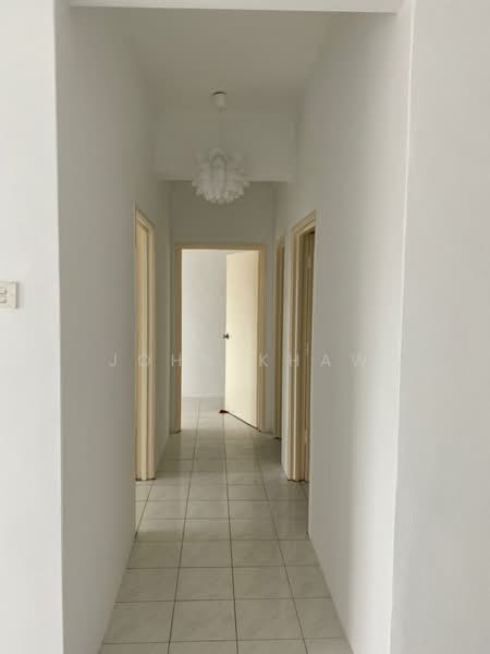 Pangsapuri untuk Dijual di Jalil Damai Apartments - John Khaw - Corridor - PropertyGuru.com.my