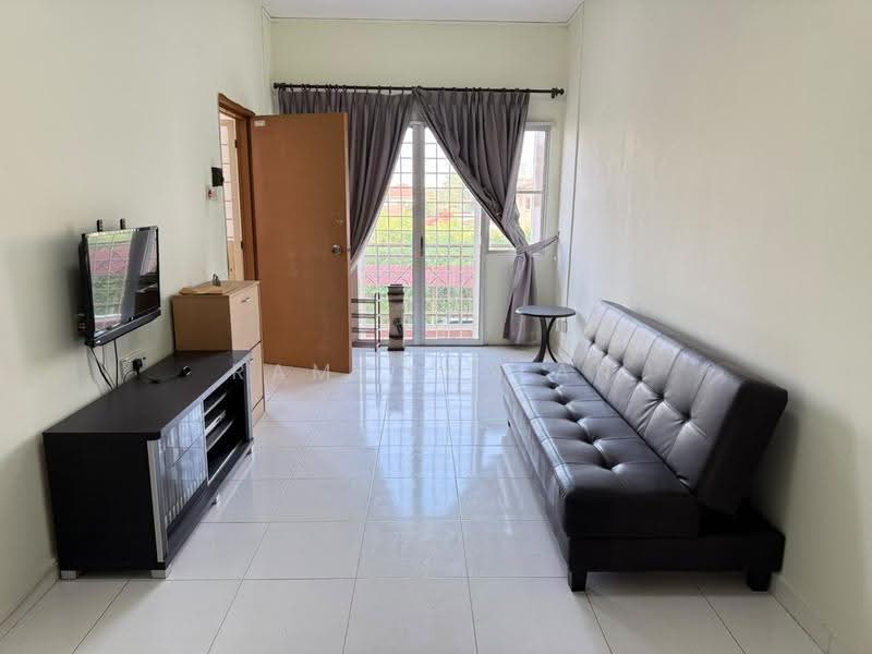 Pangsapuri untuk Dijual di Golden Showers (Kondo Ruby) - Ramona Tan - Living Room - PropertyGuru.com.my