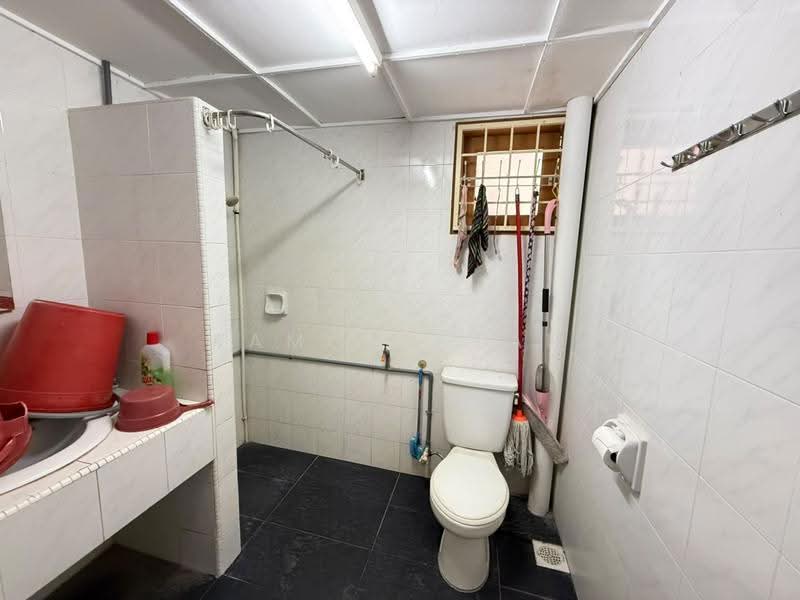 Pangsapuri untuk Dijual di Golden Showers (Kondo Ruby) - Ramona Tan - Bathroom - PropertyGuru.com.my