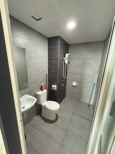 Service Residence for Rent at Lakeview Suites @ Edumetro - Haw Anson - Bathroom - PropertyGuru.com.my