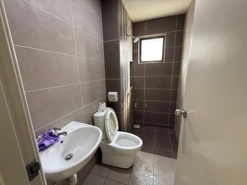 Semi-Detached House for Sale in Taman Pulai Hijauan (Skudai) - Li Wei - Bathroom - PropertyGuru.com.my