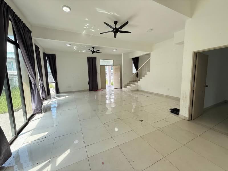 Semi-Detached House for Sale in Taman Pulai Hijauan (Skudai) - Li Wei - Living Room - PropertyGuru.com.my