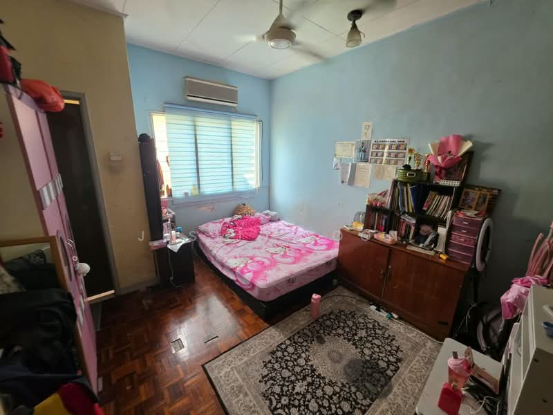 2-storey Terraced House for Sale in Usj 17 (Subang Jaya) - Justin Voon - Bedroom - PropertyGuru.com.my