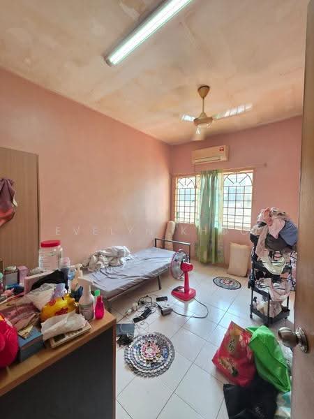 Rumah Teres 2-Tingkat untuk Dijual di Desa Coalfields (Sungai Buloh) - Evelyn Khoo - Bedroom - PropertyGuru.com.my
