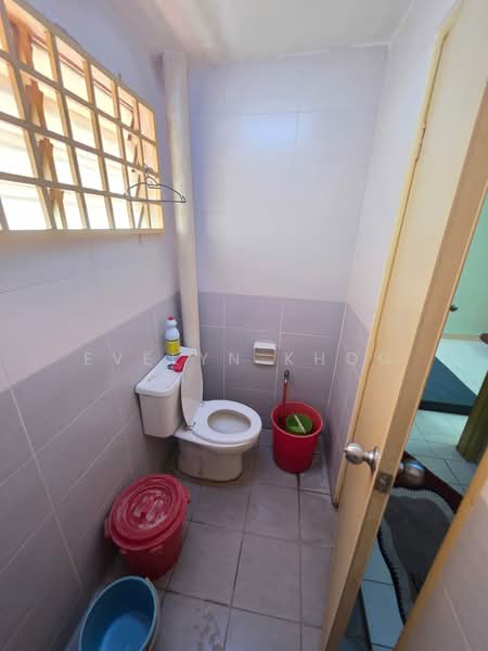 Rumah Teres 2-Tingkat untuk Dijual di Desa Coalfields (Sungai Buloh) - Evelyn Khoo - Bathroom - PropertyGuru.com.my