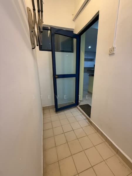Pangsapuri untuk Dijual di Aster Court - Steve Tey - Entrance - PropertyGuru.com.my