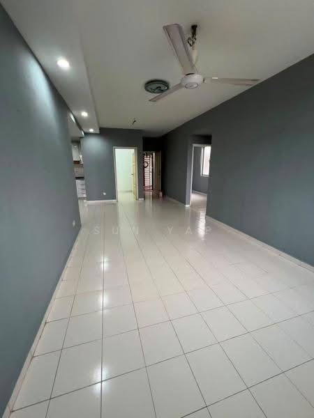 Pangsapuri untuk Disewa di Villa Krystal @ Bandar Selesa Jaya - Sun Yap - Living Room - PropertyGuru.com.my