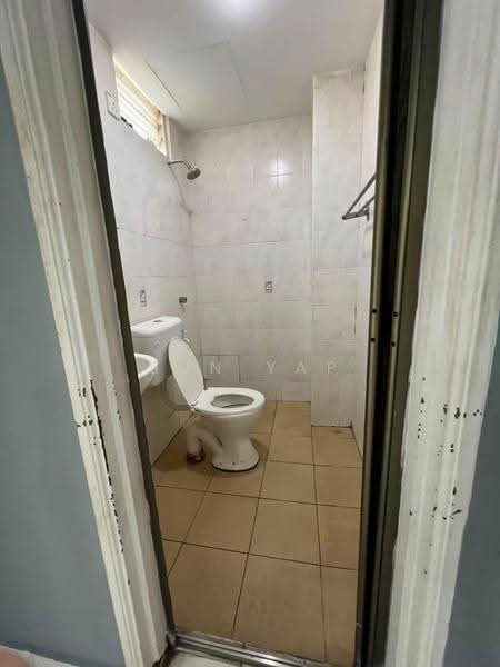 Pangsapuri untuk Disewa di Villa Krystal @ Bandar Selesa Jaya - Sun Yap - Bathroom - PropertyGuru.com.my
