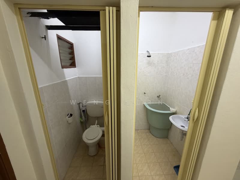 Flat for Rent at Seri Taman Tanjung - Weng Sern - Bathroom - PropertyGuru.com.my