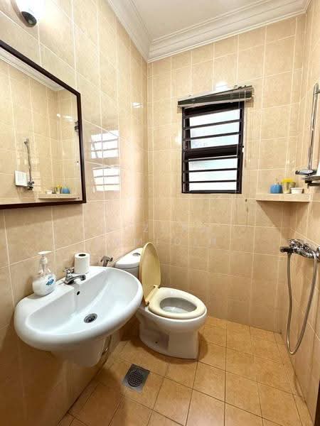 Bungalow House untuk Dijual di Kampung Tunku (Petaling Jaya) - Adzura Zamedin - Bathroom - PropertyGuru.com.my