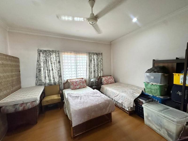 Bungalow House untuk Dijual di Kampung Tunku (Petaling Jaya) - Adzura Zamedin - Bedroom - PropertyGuru.com.my