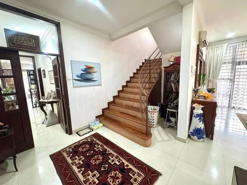 Bungalow House untuk Dijual di Kampung Tunku (Petaling Jaya) - Adzura Zamedin - Entrance - PropertyGuru.com.my