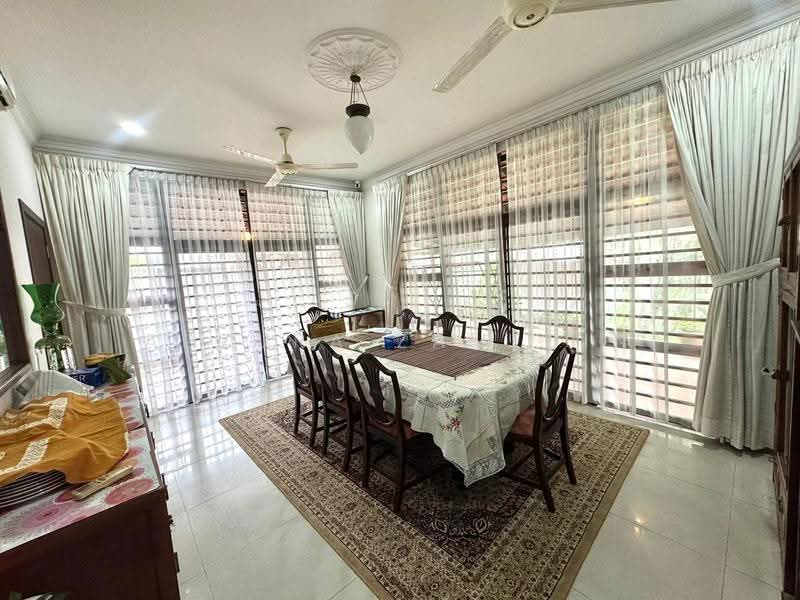 Bungalow House untuk Dijual di Kampung Tunku (Petaling Jaya) - Adzura Zamedin - Dining Room - PropertyGuru.com.my