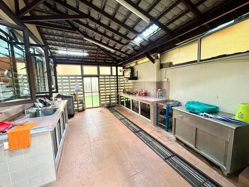 Bungalow House untuk Dijual di Kampung Tunku (Petaling Jaya) - Adzura Zamedin - Kitchen - PropertyGuru.com.my