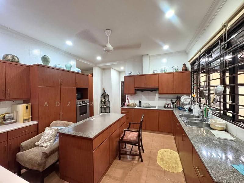 Bungalow House untuk Dijual di Kampung Tunku (Petaling Jaya) - Adzura Zamedin - Kitchen - PropertyGuru.com.my